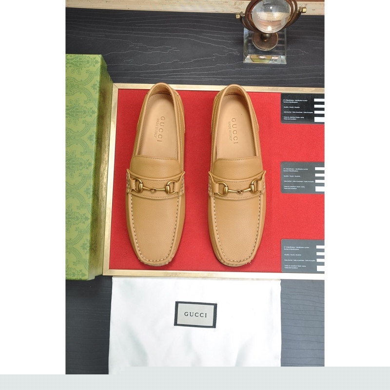 G*u*i leather shoes